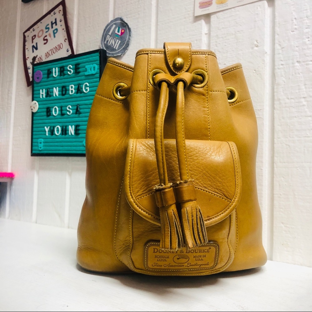 Vintage Dooney Bourke Drawstring Leather Sling Bag Made In USA 90’s 2000s